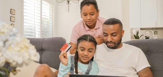 Como Ensinar Educação Financeira para Crianças e Adolescentes